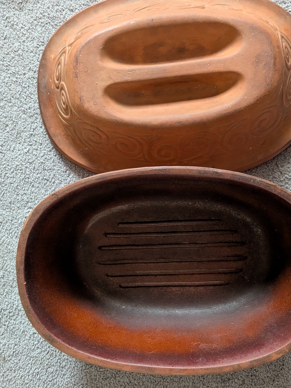 Terracotta Brown Clay Roasting Dish with Lid - Rustic Ovenware